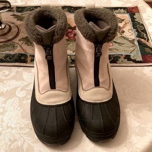 Ladies Sorel Snow Booties EUC Size 9